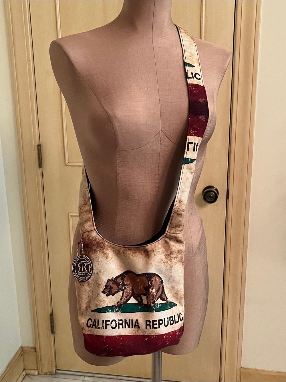 ROBIN RUTH NWT California Republic Canvas Crossbody Hobo Snap Bag - Beige/Brown